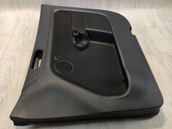 VOLKSWAGEN GOLF PLUS COLLECTEUR PORTES DROIT AVANT 5M0868080A