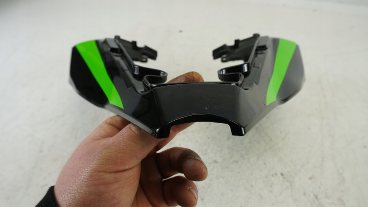 G555 KAWASAKI NINJA ZX-10R ZX10 ZX-10 R 21- DÉFLECTEUR D'AIR QUEUE PLASTIQUE 36042-0006