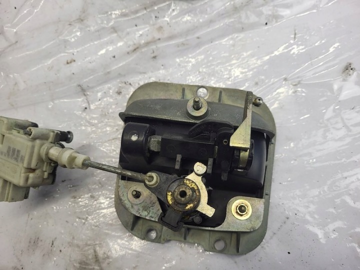CONTACTEUR D'ALLUMAGE ALLUMAGE POIGNÉE SERVOMOTEUR COUVERCLES DE COFFRE ARRIÈRE 4B0905851C SEAT LEON I (1M1)