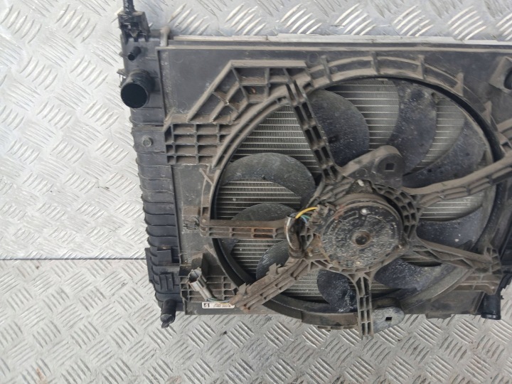 NISSAN NOTE E12 RADIATEUR VENTILATEUR ENSEMBLE 1.5 DCI 2016R