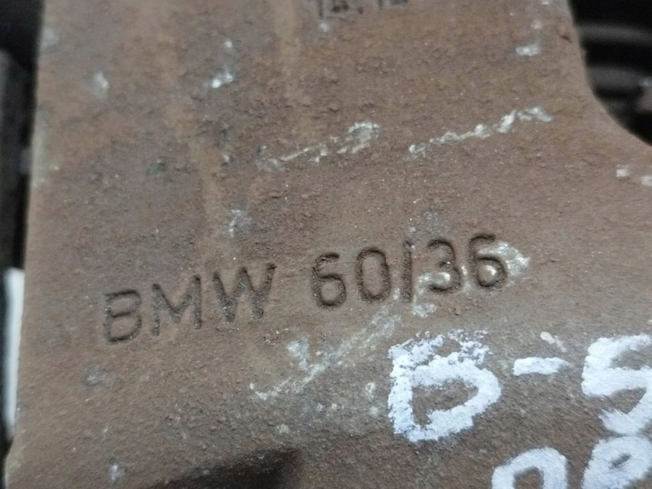 2012 BMW 5 GT F07 ÉTRIER DE FREIN DE FREIN AVANT 928