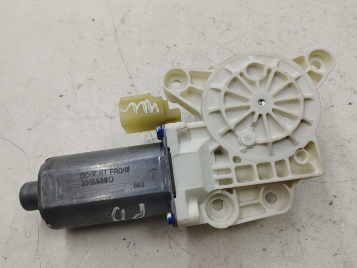 PETIT MOTEUR VITRES AVANT DROITS PORTES CHRYSLER VOYAGER II (ES) 0130821470