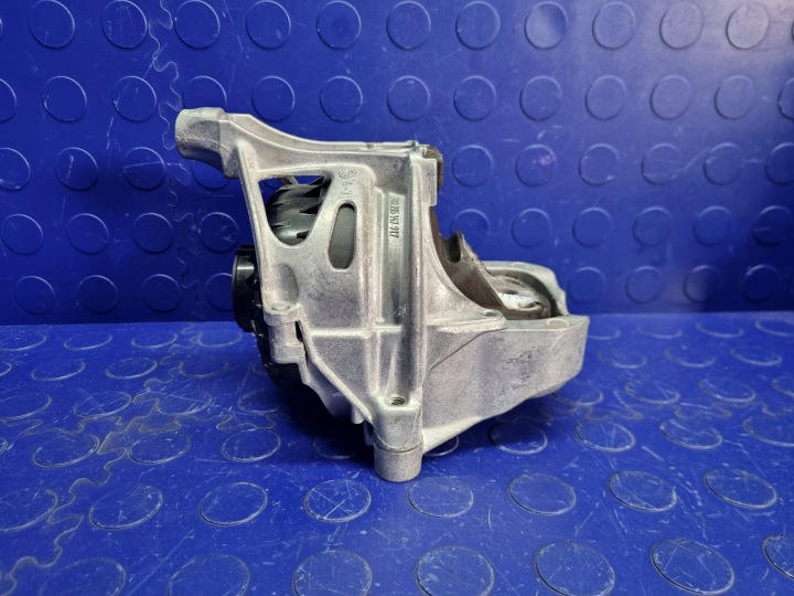 COUSSIN DROITE MOTEUR AUDI Q7 4M A4 B9 A5 F5 2.0 TFSI ORIGINAL 4M0199372FC