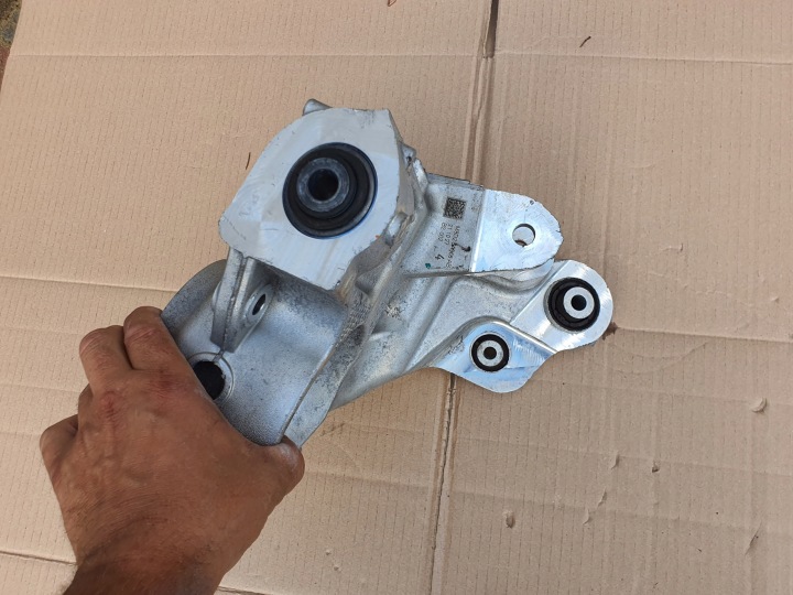 ROTULE DE DIRECTION MOYEU GAUCHE DROIT ARRIÈRE LAND ROVER EVOQUE L551