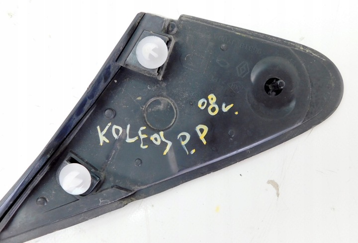 RENAULT KOLEOS I 2.0D 09 PROTECTION BOUCHON TRIANGLE GARDE-BOUE DROIT 96318JY00A