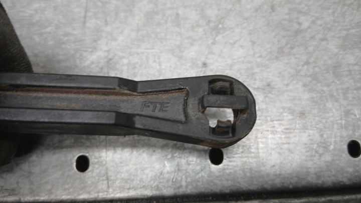 POMPE SPRZEGLOWA OPEL VIVARO A 1.9DCI F9K 8200508488
