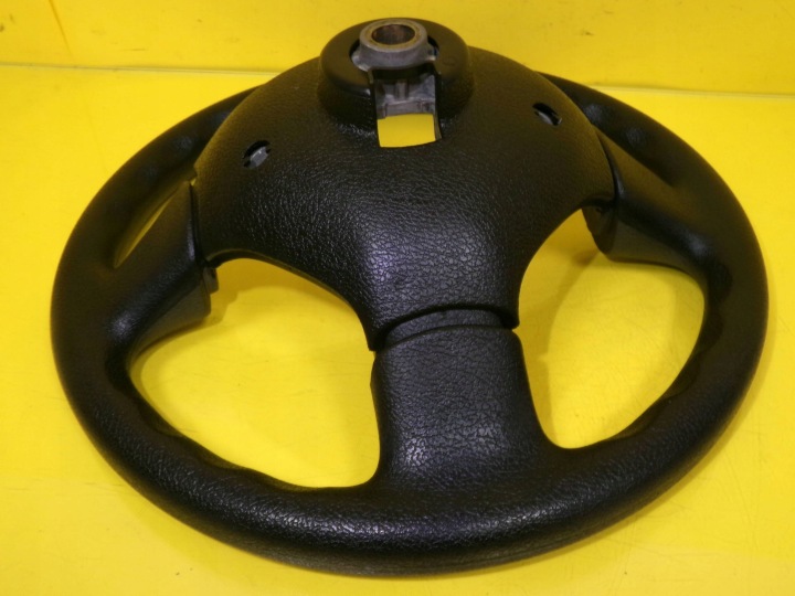 VOLANT AVEC COUSSIN PEUGEOT 206 1870831000 NR185