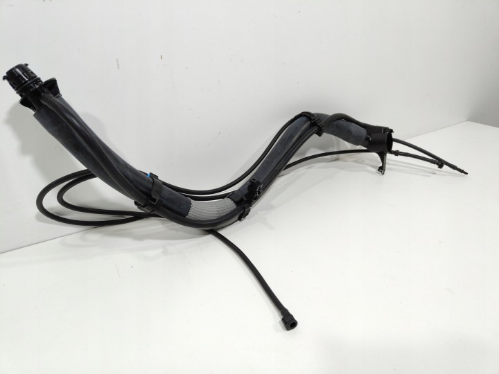 TUYAU GOULOTTE DE REMPLISSAGE LIQUIDE LAVE-GLACES L8B2-17C615-AC LAND ROVER DEFENDER L663 NEUF