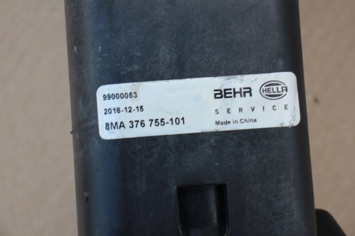 RÉSERVOIR D'EXPANSION LIQUIDE BMW E46 8MA 376 755-101 BEHR