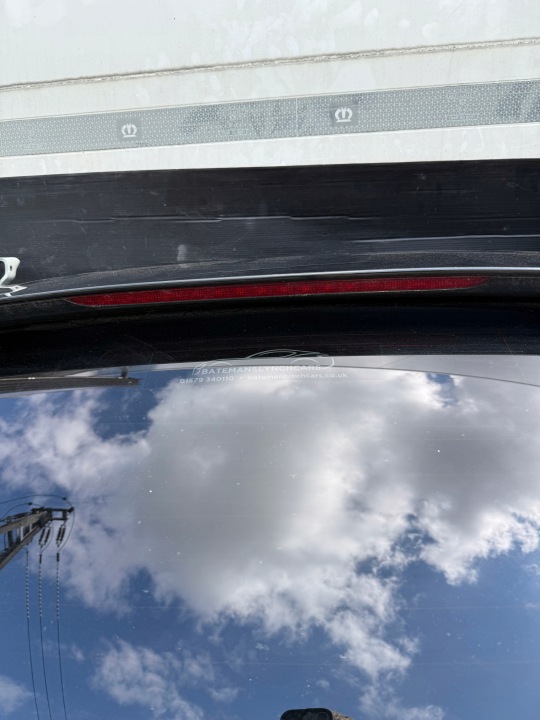 COUVERCLES DE COFFRE COUVERCLES DE COFFRE ARRIÈRE ARRIÈRE AUDI Q5 2012 ANNÉE MODÈLE R8
