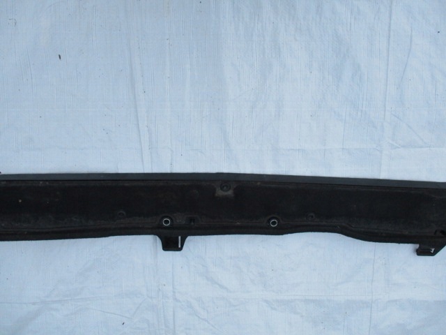 RENAULT OE 8200293491 DOUBLURE DE PASSAGE DE ROUE PLASTIQUE