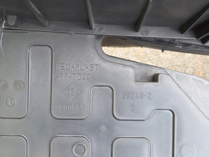 RENAULT CLIO IV CAPTUR I GUIDE D'AIR 215592894R 99009A0 12-2019