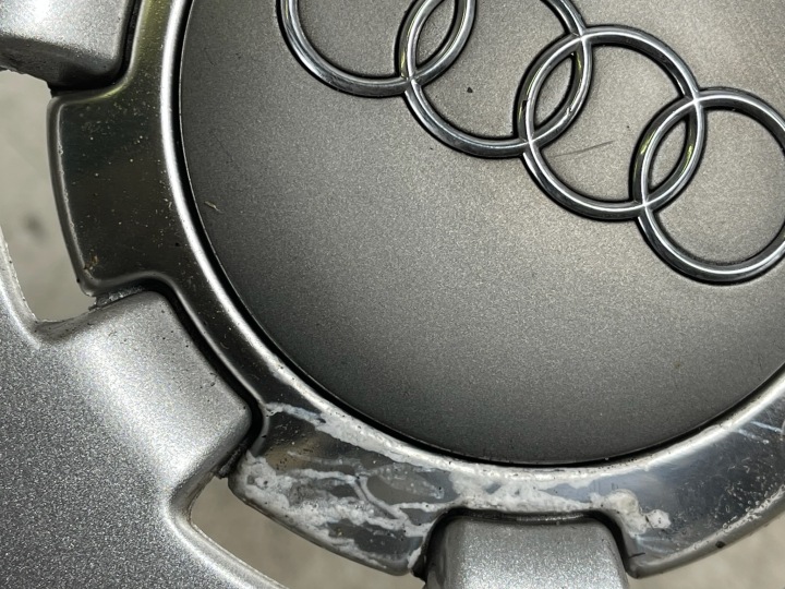AK210 ENJOLIVEURS ENSEMBLE 16 ÉTRIERS AUDI A3 8P 8P0601147A ORIGINAL