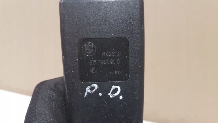 AGRAFE PANNEAU AVANT AVANT CÔTÉ DROITE BMW 5 F10 F11 615796400D