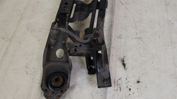 VOLVO V40 II 2.0 D2 CHÂSSIS CHÂSSIS ARRIÈRE 3335288