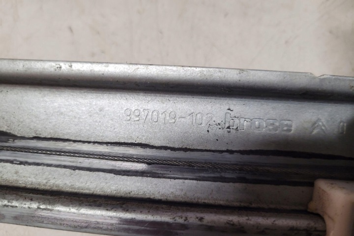 ÉLÉVATEUR VITRES DROITS AVANT PORTES CITROËN C4 I (LC_) 997831101 1.6L
