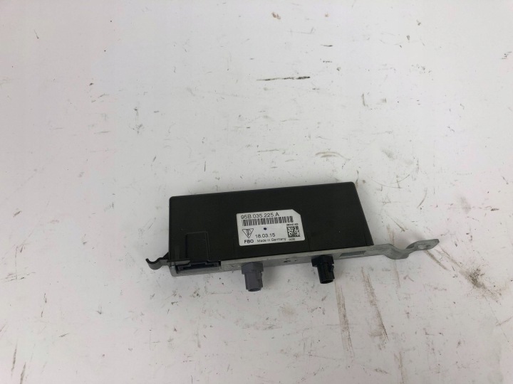 AMPLIFICATEUR D'ANTENNE PORSCHE MACAN (95B) 95B035225A