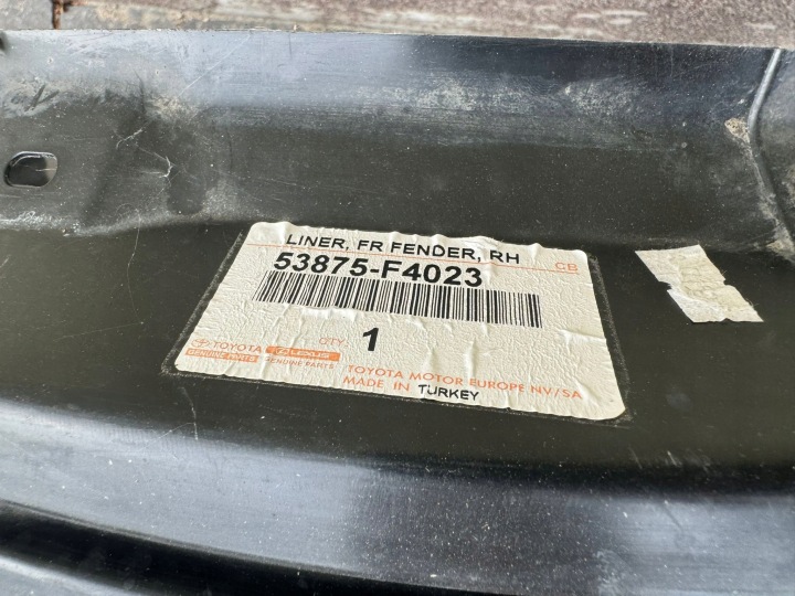 TOYOTA CHR C-HR I 16-19 PARE-CHOCS AILE PASSAGE DE ROUE DROIT AVANT AVANT