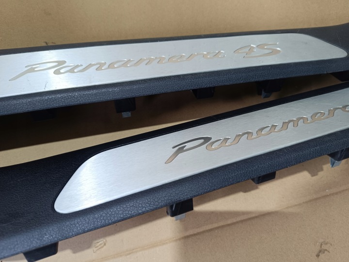 MOULURE REVÊTEMENT SEUIL GAUCHE DROITE 971 PANAMERA 4S 971863483 971863484