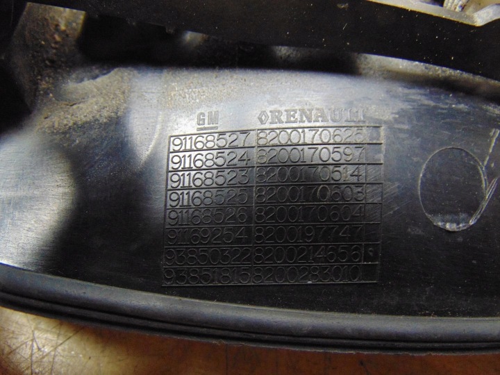 POIGNÉE DROITS LATÉRALES PORTES RENAULT TRAFIC II FURGON RESTYLAGE 91168527 2.5L