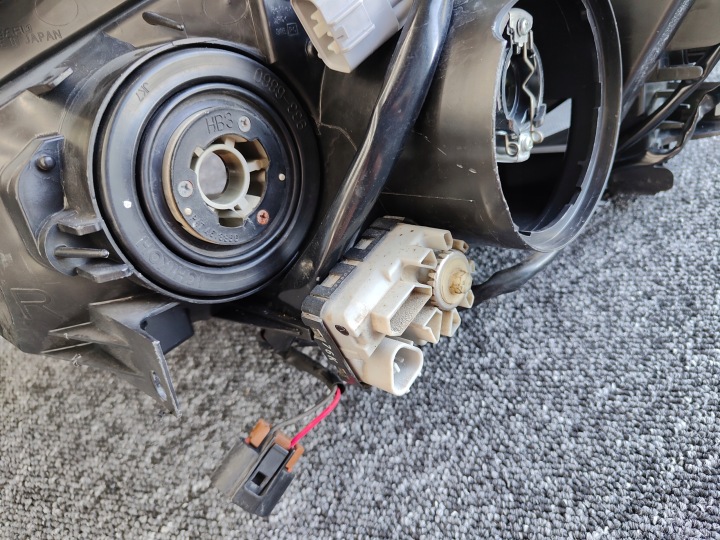 PROJECTEUR PHARE SUBARU IMPREZA III 07-11 XÉNON EUROPE DROITE