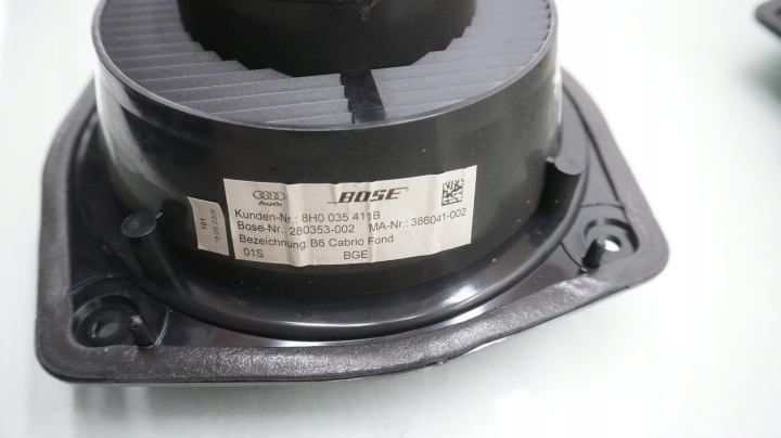 AUDI S3 8P LIFT HAUT-PARLEUR HAUT-PARLEURS SUBWOOFER ENSEMBLE BOSE 8P3035382C