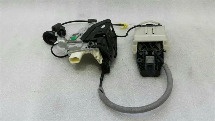 SERRURE DE PORTE DROITS AVANT PORSCHE CAYENNE 958 92A 8J1837016B SERRURE PORTE