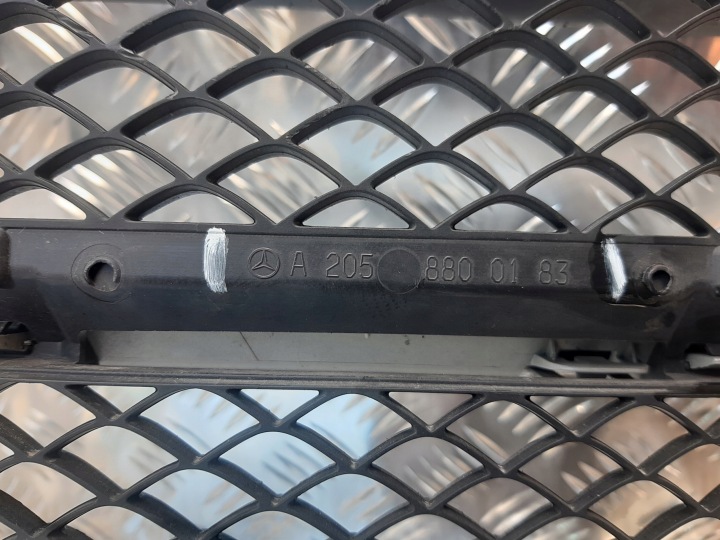 MERCEDES C CLASSE W205 GRILLE CALANDRE PARE-CHOCS