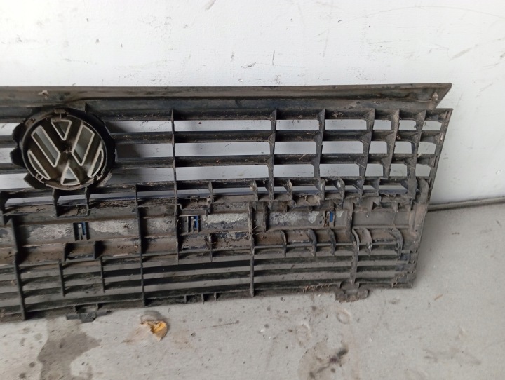GRILLE CALANDRE RADIATEUR VW TRANSPORTER T4 701853653