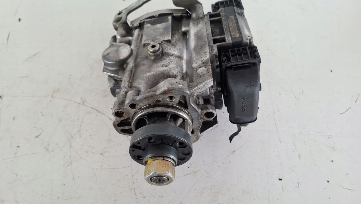 POMPE INJECTION SAAB 9-3 VER2 0470504203