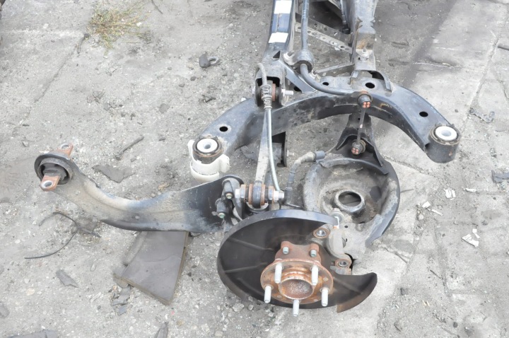 MAZDA CX-5 II 2.0 HYBRIDE SUSPENSION POUTRE ARRIÈRE 24R