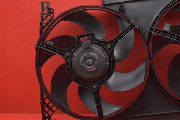 VENTILATEUR 8240226 LAND ROVER FREELANDER 1 I 2.0 TD 120 KM 98-06