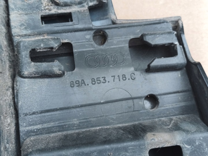 MOULURE AVANT DROITE AUDI Q4 E-TRON 89A AVANT DROIT