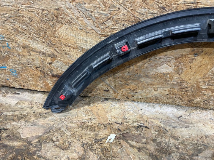 PORSCHE CAYENNE III 3 9Y0 GTS 20- MOULURE REVÊTEMENT SUR AILE DROIT AVANT
