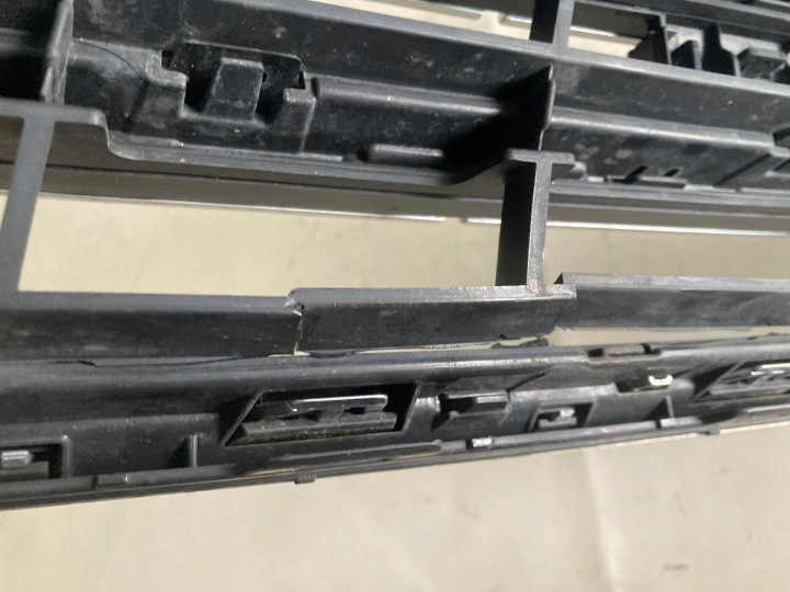 PASSAT B8 LIFT GTE CALANDRE RADIATEUR 3G0853651CF