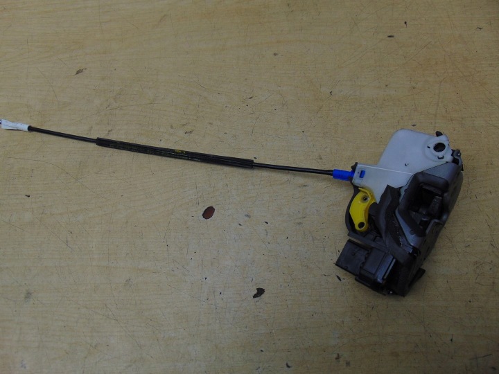 SERRURE GAUCHES AVANT PORTES OPEL ASTRA J 3023881 DIESEL 92KW 2010