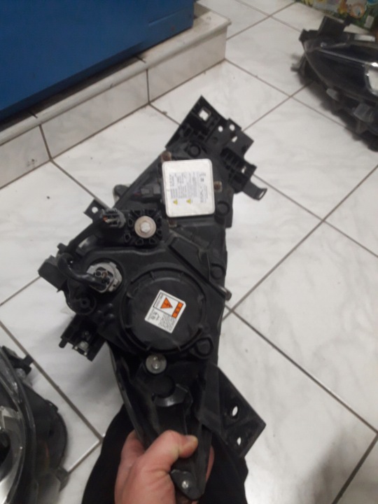 MAZDA 3 BM 2013-2017 PHARE DROITE AVANT BI XÉNON DIRECTIONNELLE EUROPE PARFAITE