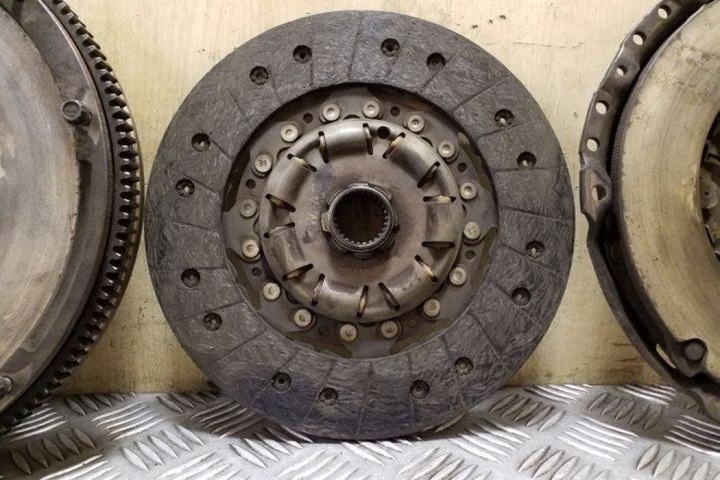 ENSEMBLE ADHÉRENCE VW TIGUAN (5N_) 03L141031G 2.0L DIESEL 125KW 2008