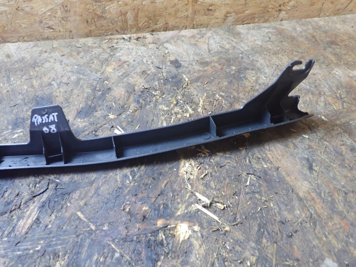 MOULURE SEUIL DROIT ARRIÈRE VW PASSAT B7 2.0 TDI BERLINE DSG 3C5867766 10104