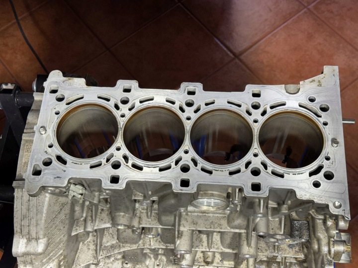 BLOC MOTEUR MERCEDES ESSENCE M133980, A45, CLA117, X156 A1330109100