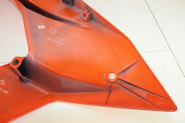 KTM RC 125 DÉFLECTEUR D'AIR CÔTÉ COLLECTEUR DROIT PROTECTION PLASTIQUE