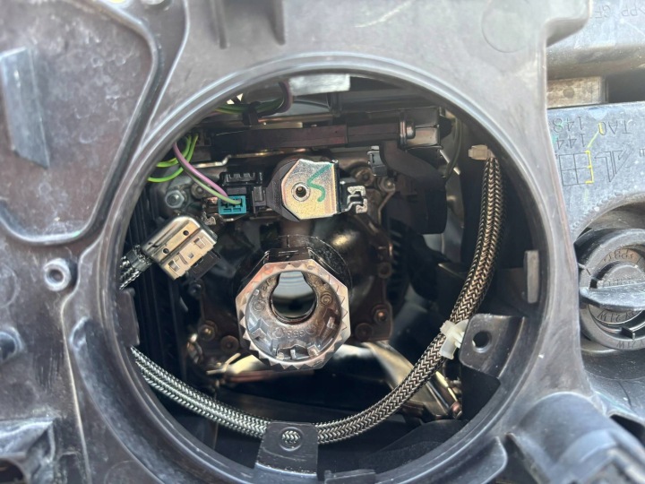 PROJECTEUR BMW X3 F25 7217297 ROTATIF