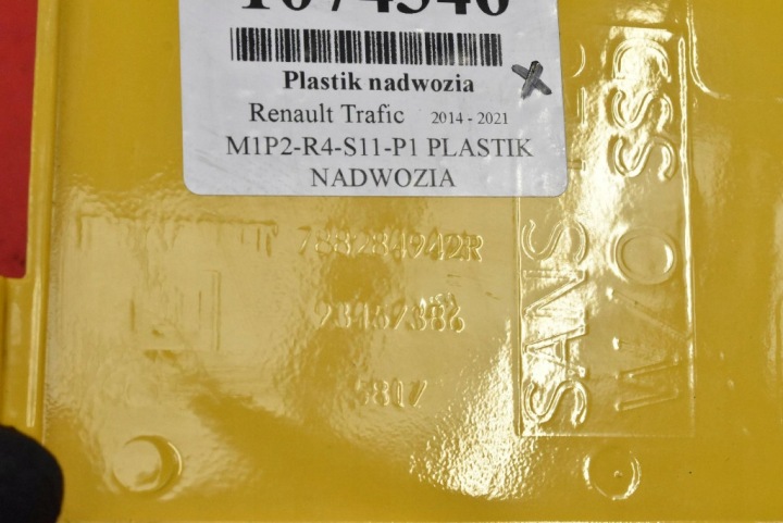 MOULURE SOUS KLAPKE GOULOTTE DE REMPLISSAGE CARBURANTS JAUNE 788284942R RENAULT TRAFIC 3 III 14-21