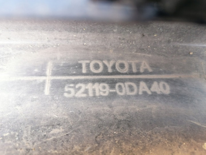 PARE-CHOCS AVANT AVANT TOYOTA YARIS 3 III LIFT 2017-2020R
