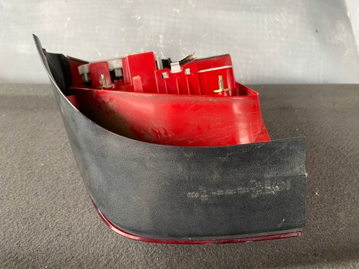 PHARE GAUCHE ARRIÈRE AUDI A3 8L LIFT 3D HAYON INSERT 8L0945095C