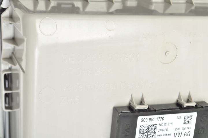 VOLKSWAGEN TIGUAN III ÉCLAIRAGE AMPOULE CABINES INTÉRIEUR 571959561 5E3868837