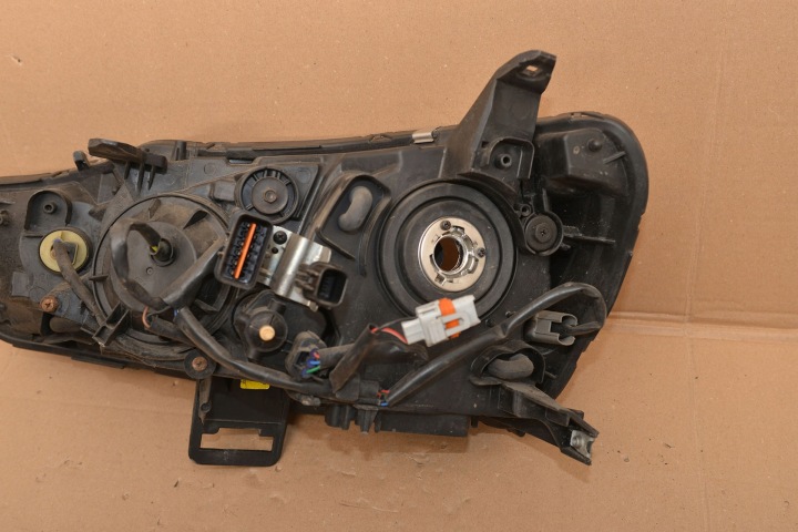 PROJECTEUR PHARE DROITE MITSUBISHI LANCER X VIII 08-15 2008-2015 8301C3-38