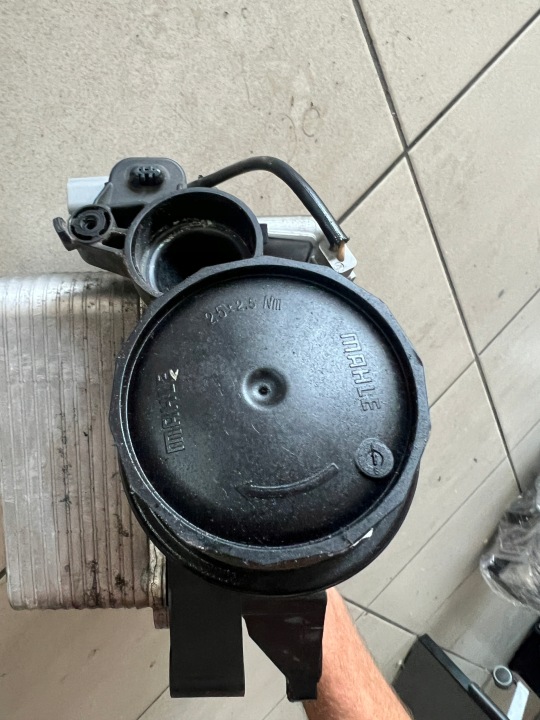 NISSAN X-TRAIL T32 1.7 D SUPPORT FILTRE HUILES RADIATEUR