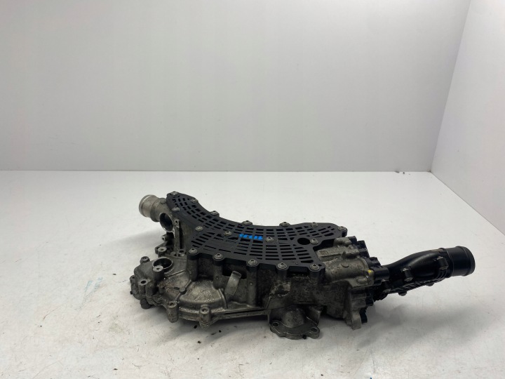 AUDI PORSCHE CHÂSSIS POMPE THERMOSTAT 057121111AA