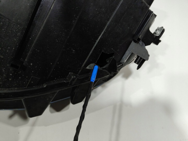 VOLKSWAGEN ID.4 PHARE DROIT AVANT COMPLET LED